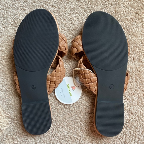 Mtzyoa Braided Leather Sandals - Picture 2 of 5